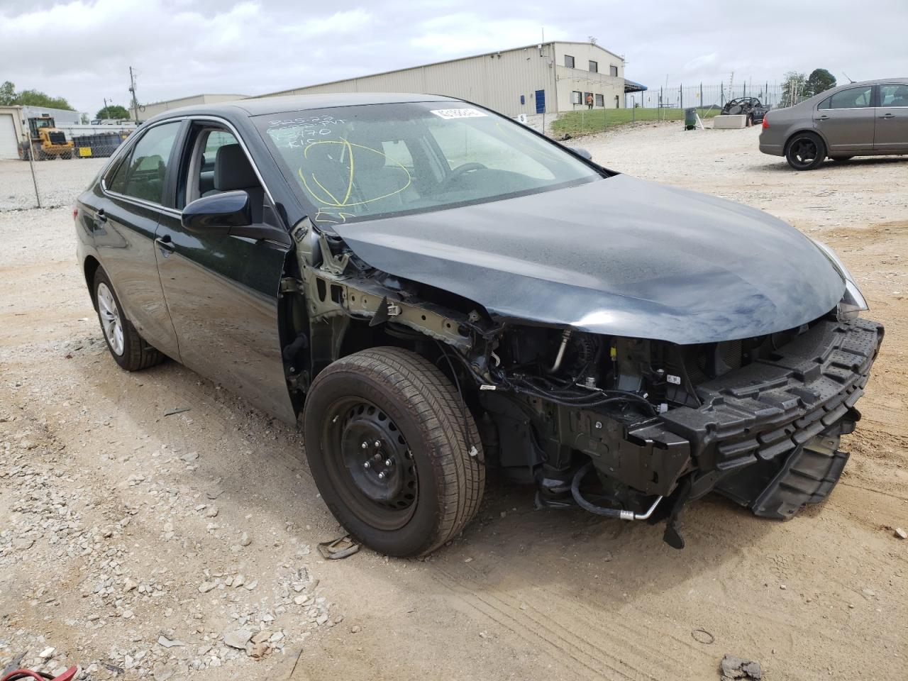 TOYOTA CAMRY LE 2017 with VIN 4T1BF1FK8HU623470 - Photo from auction