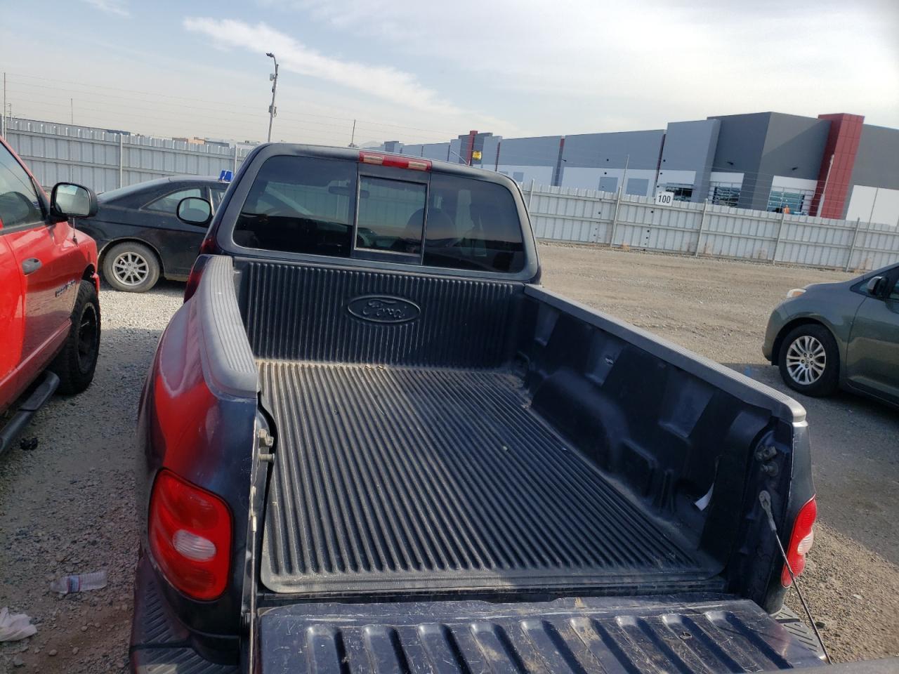 Photo 6 from auction – 1999 FORD F150 with VIN 1FTRX07W4XKB73936