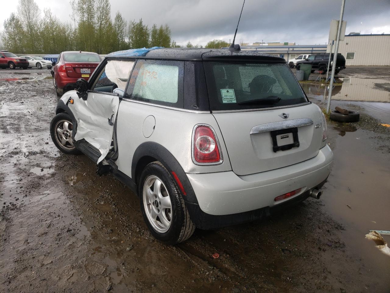 Photo 3 from auction – 2011 MINI COOPER with VIN WMWSU3C59BT092844