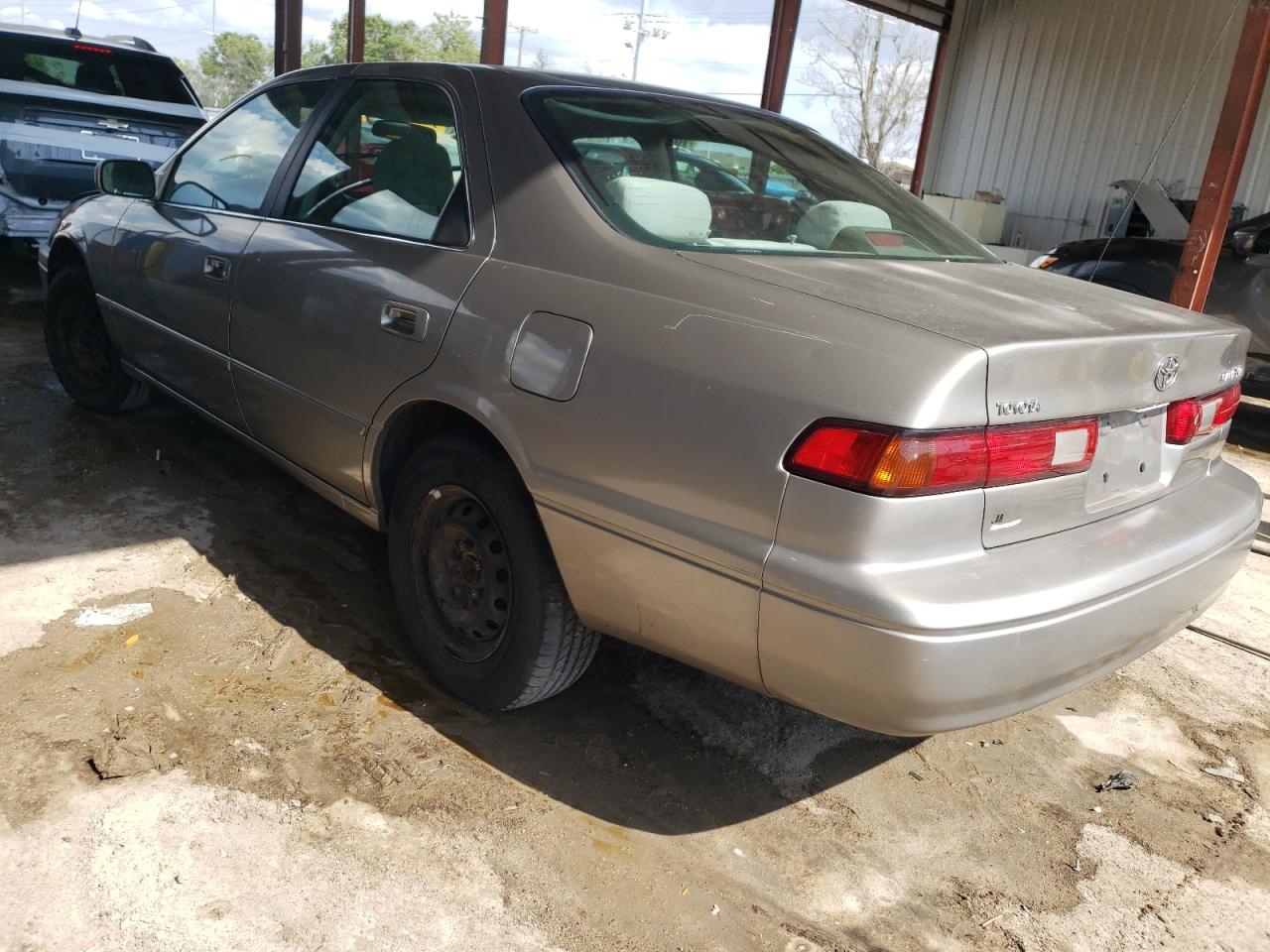 Photo 3 from auction – 1998 TOYOTA CAMRY CE with VIN 4T1BG22K2WU355831