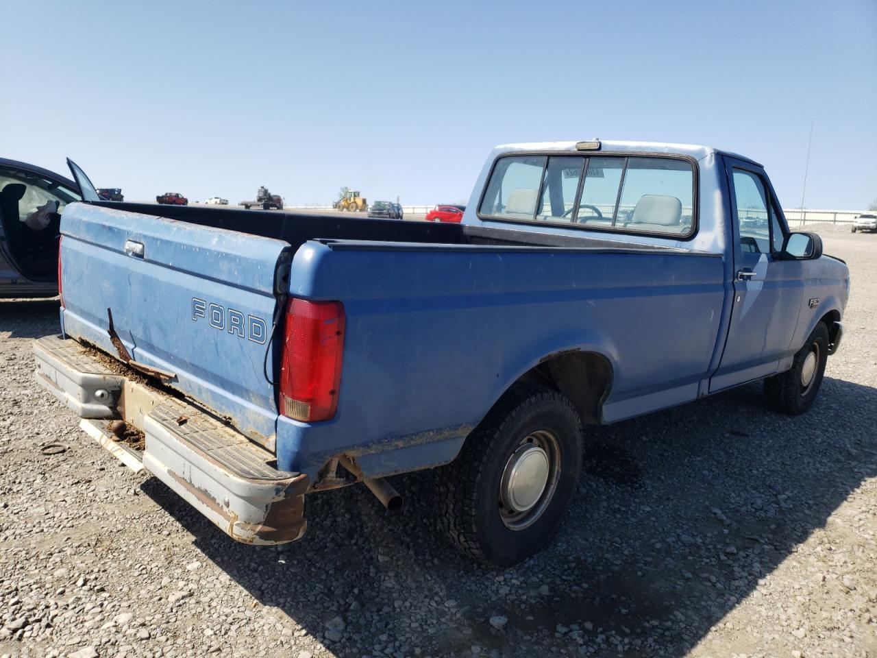 Photo 4 from auction – 1992 FORD F150 with VIN 1FTEF15Y3NLA89853