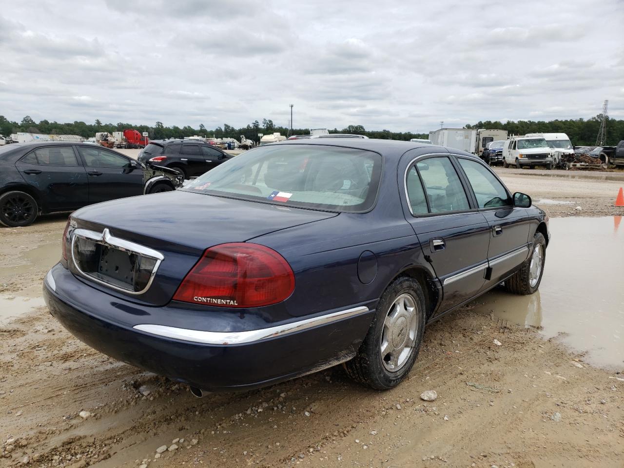 Photo 4 from auction – 2002 LINCOLN CONTINENTA with VIN 1LNHM97V32Y632214
