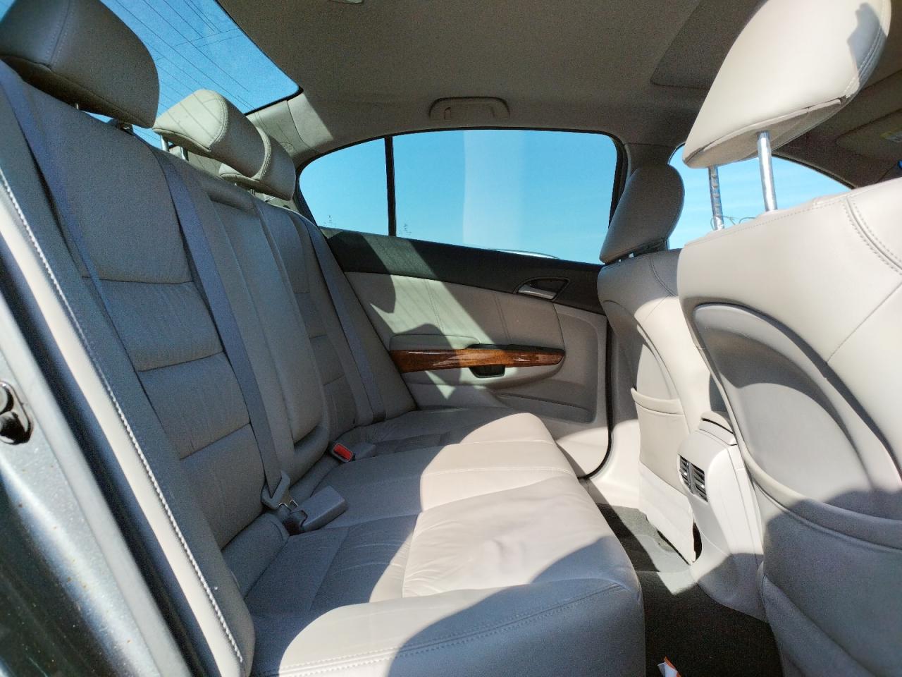 Photo 6 from auction – 2011 HONDA ACCORD EXL with VIN 1HGCP2F89BA067289