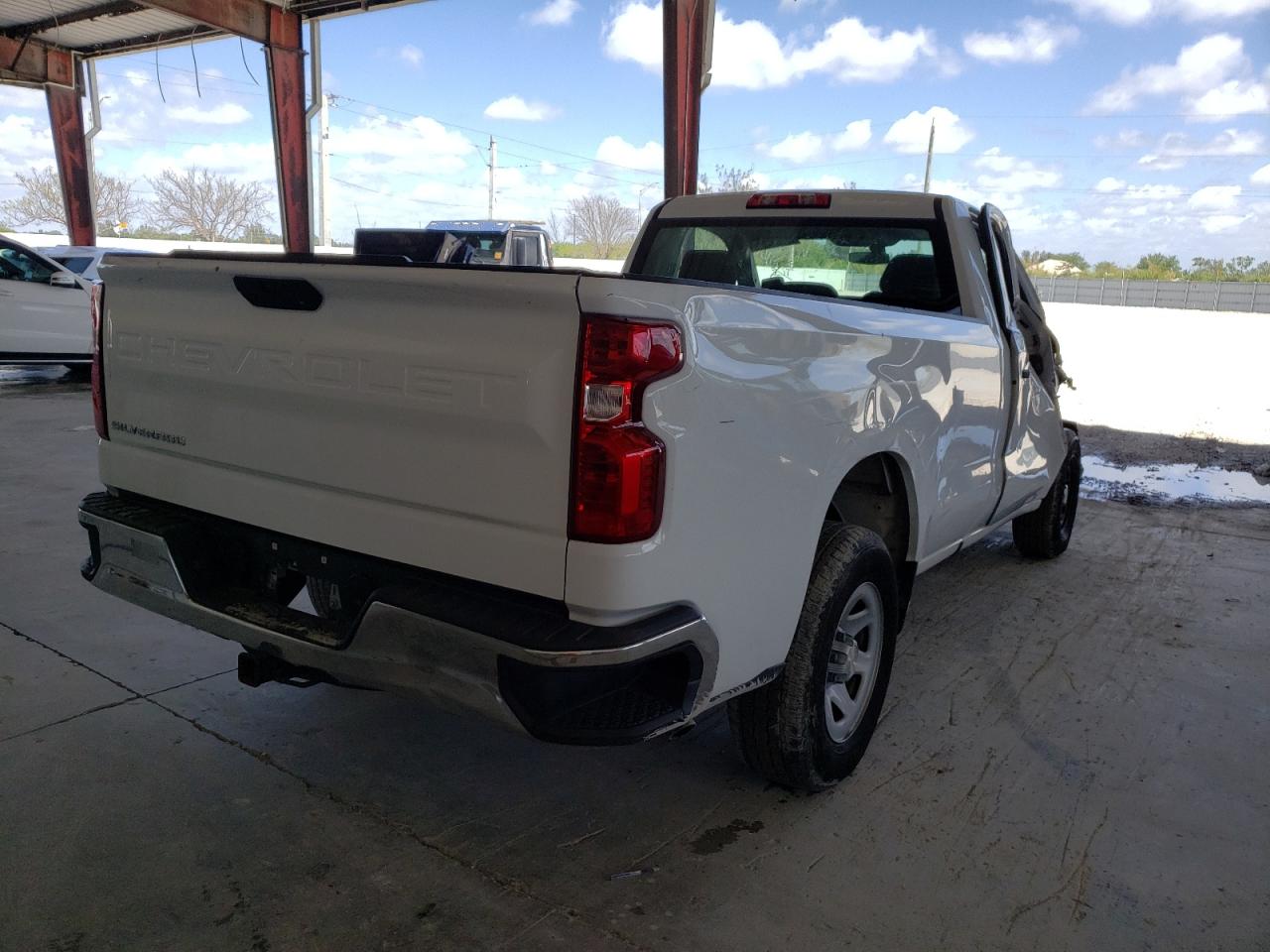 Photo 4 from auction – 2021 CHEVROLET SILVERADO with VIN 3GCNWAEFXMG207844