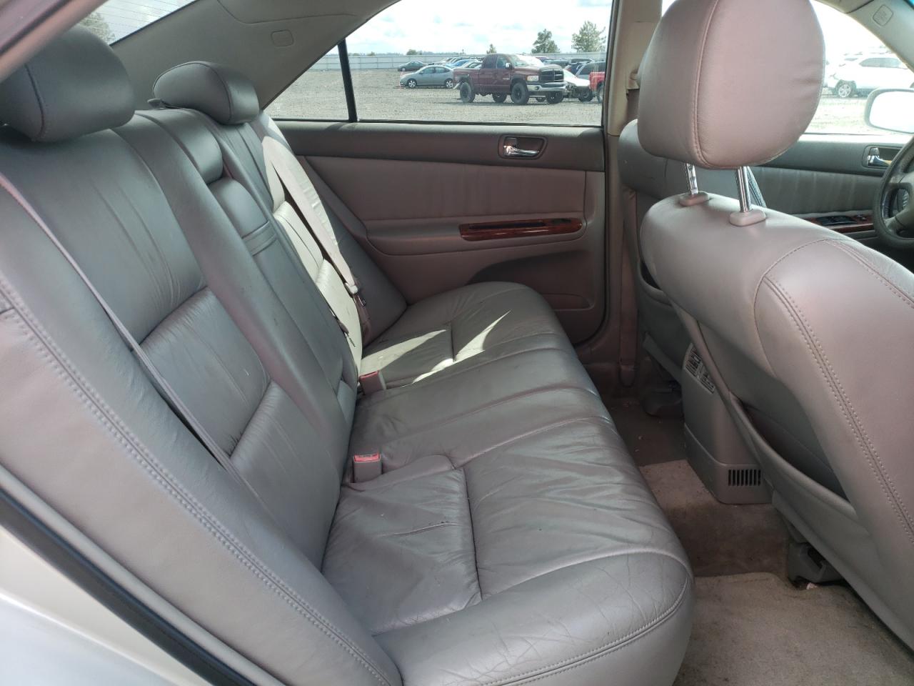 Photo 6 from auction – 2002 TOYOTA CAMRY LE with VIN 4T1BF30K92U001584