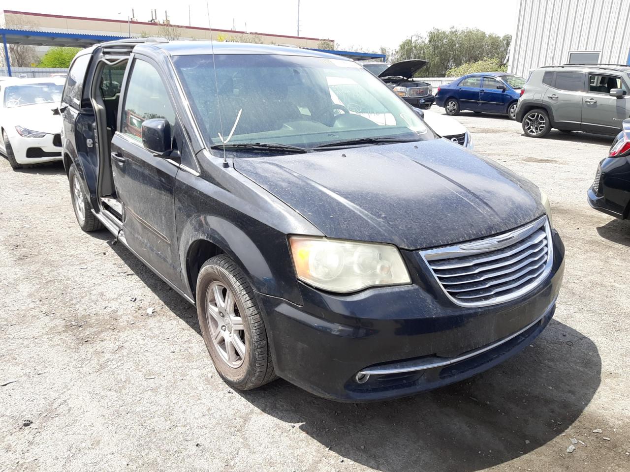 CHRYSLER TOWN & COU 2012 with VIN 2C4RC1BG1CR126652 - Photo from auction