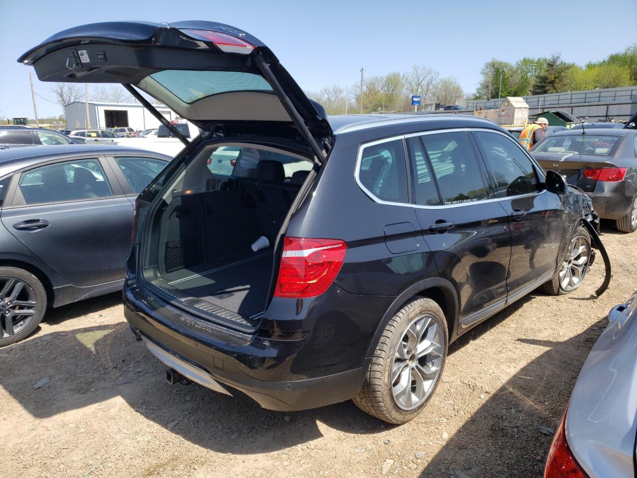 Photo 4 from auction – 2017 BMW X3 XDRIVE2 with VIN 5UXWX9C32H0T24609