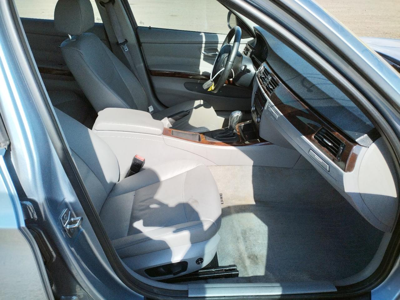 Photo 5 from auction – 2011 BMW 328 I SULE with VIN WBAPH5G53BNM77191