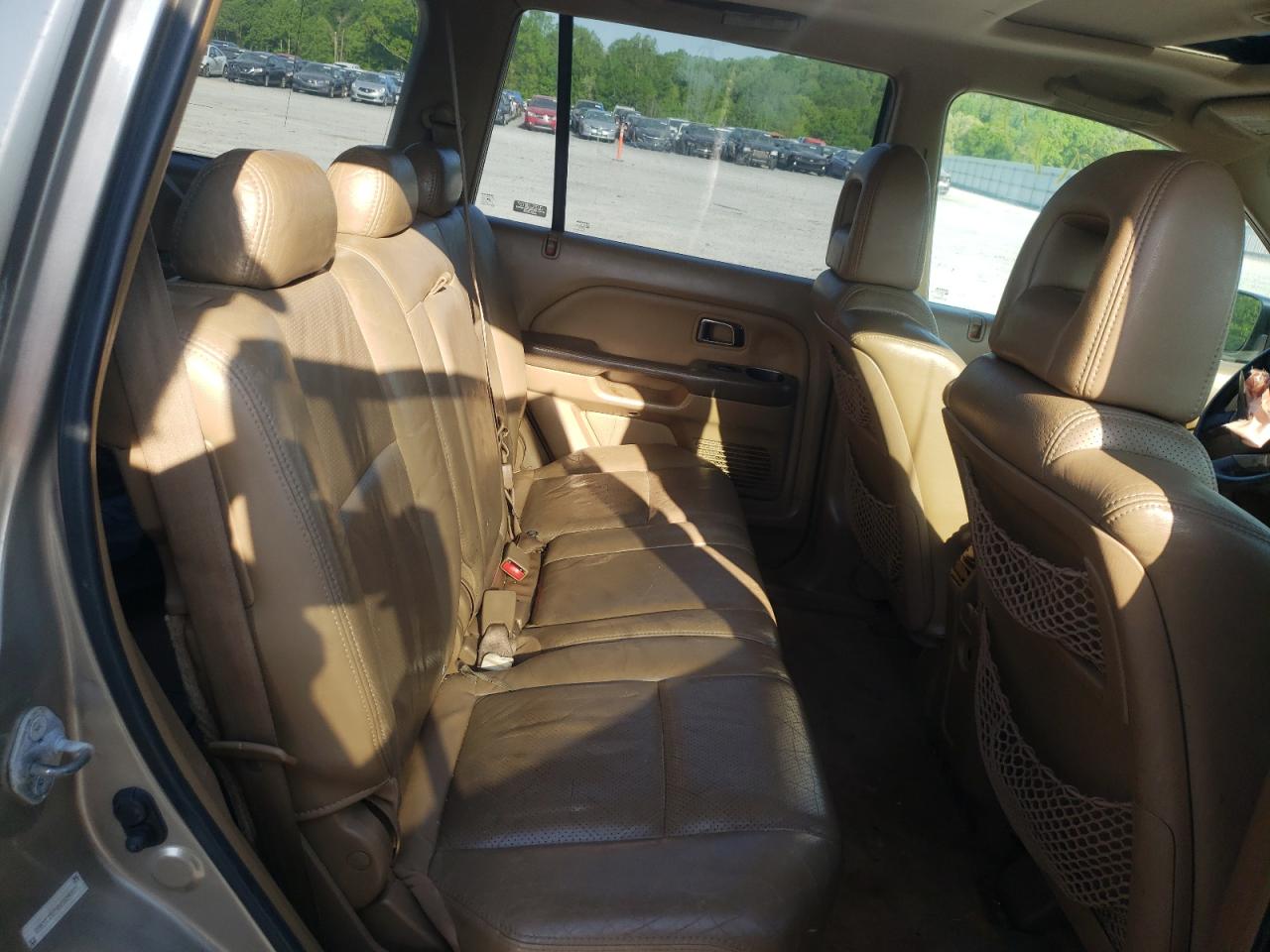 Photo 6 from auction – 2005 HONDA PILOT EXL with VIN 2HKYF18745H504859