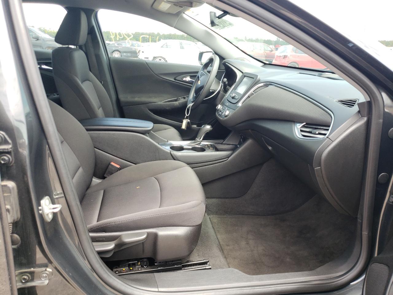 Photo 5 from auction – 2018 CHEVROLET MALIBU LT with VIN 1G1ZD5ST9JF183342