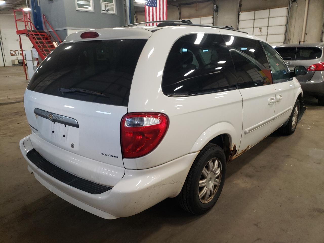 Photo 4 from auction – 2007 CHRYSLER TOWN & COU with VIN 2A4GP54L67R158302