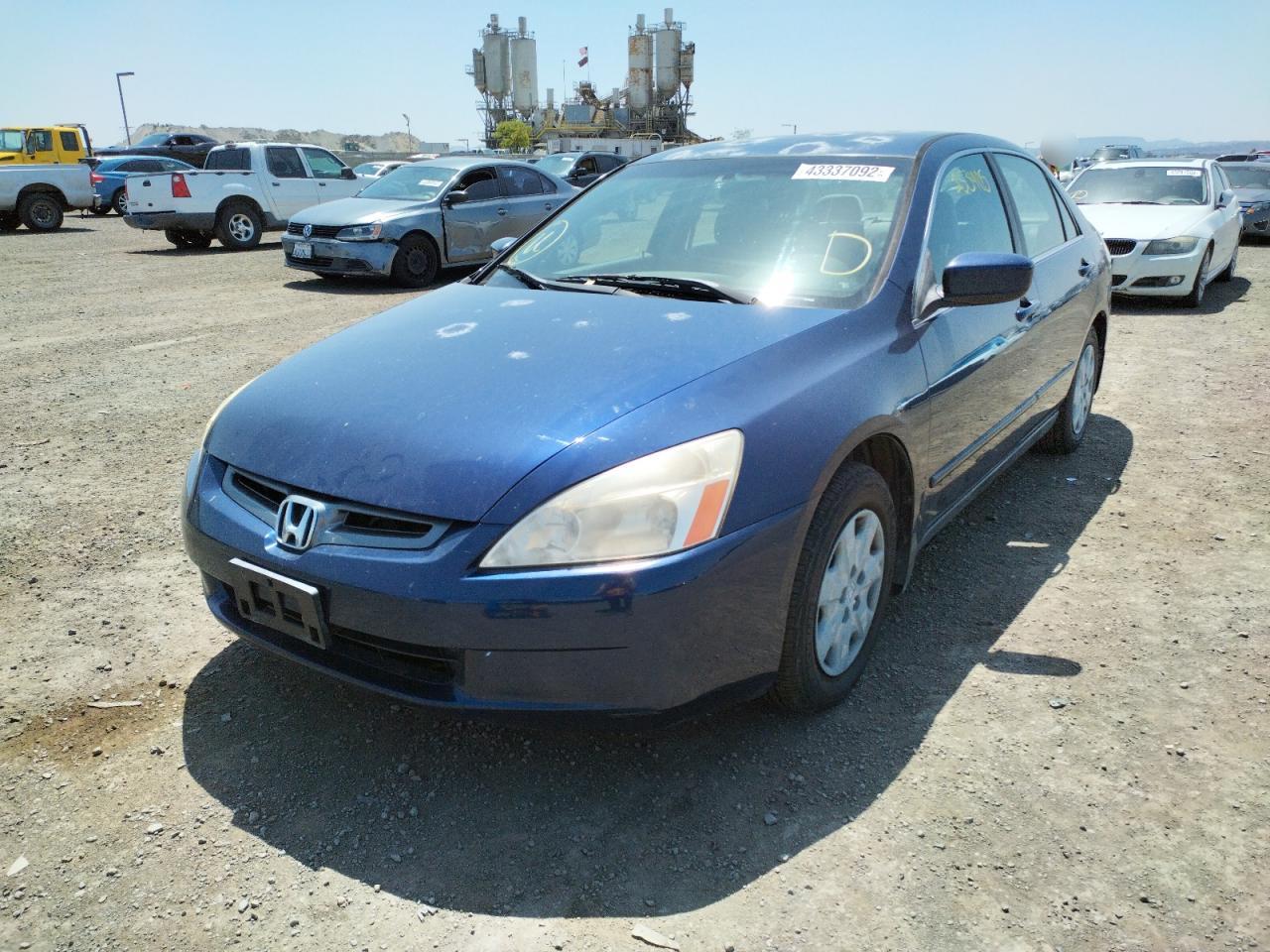 Photo 2 from auction – 2004 HONDA ACCORD LX with VIN JHMCM56364C030784
