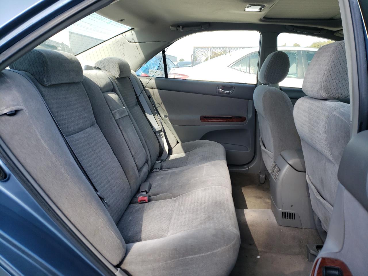 Photo 6 from auction – 2003 TOYOTA CAMRY with VIN JTDBE32K630232665