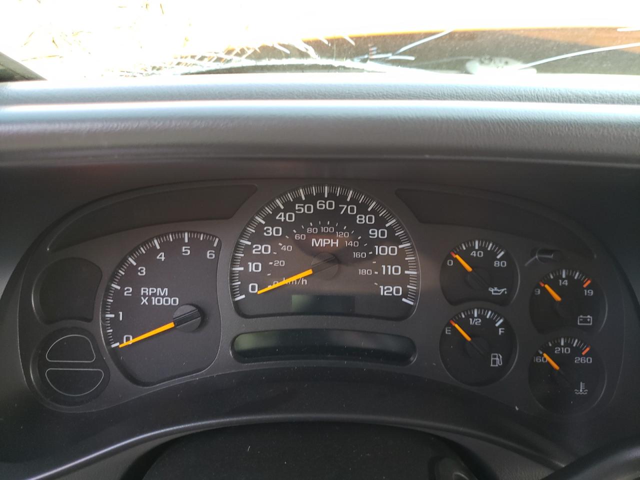 Photo 8 from auction – 2004 CHEVROLET SILVERADO with VIN 1GCEC19V54Z246187