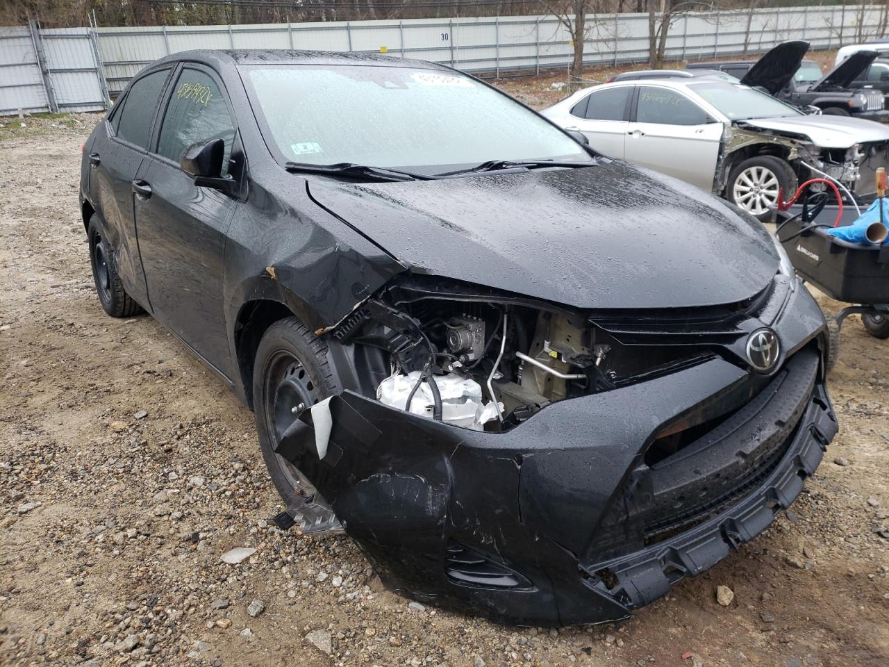 TOYOTA COROLLA L 2018 with VIN 5YFBURHE8JP819525 - Photo from auction