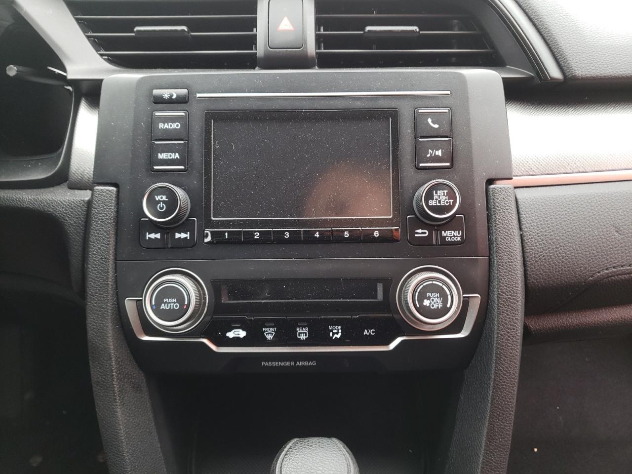 Photo 19 from auction – 2017 HONDA CIVIC LX with VIN 2HGFC2F51HH542653