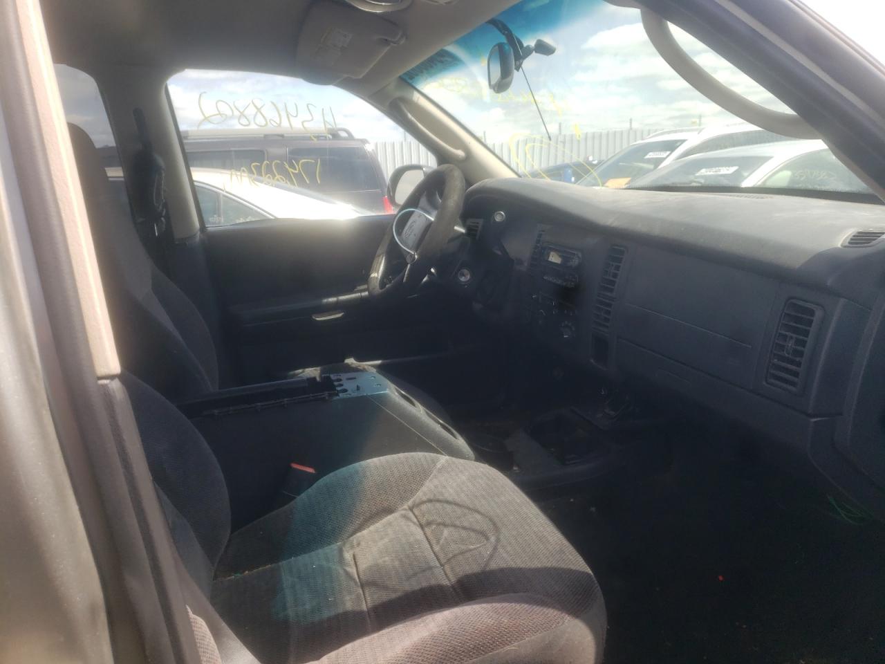Photo 5 from auction – 2001 DODGE DURANGO with VIN 1B4HS28N81F501352