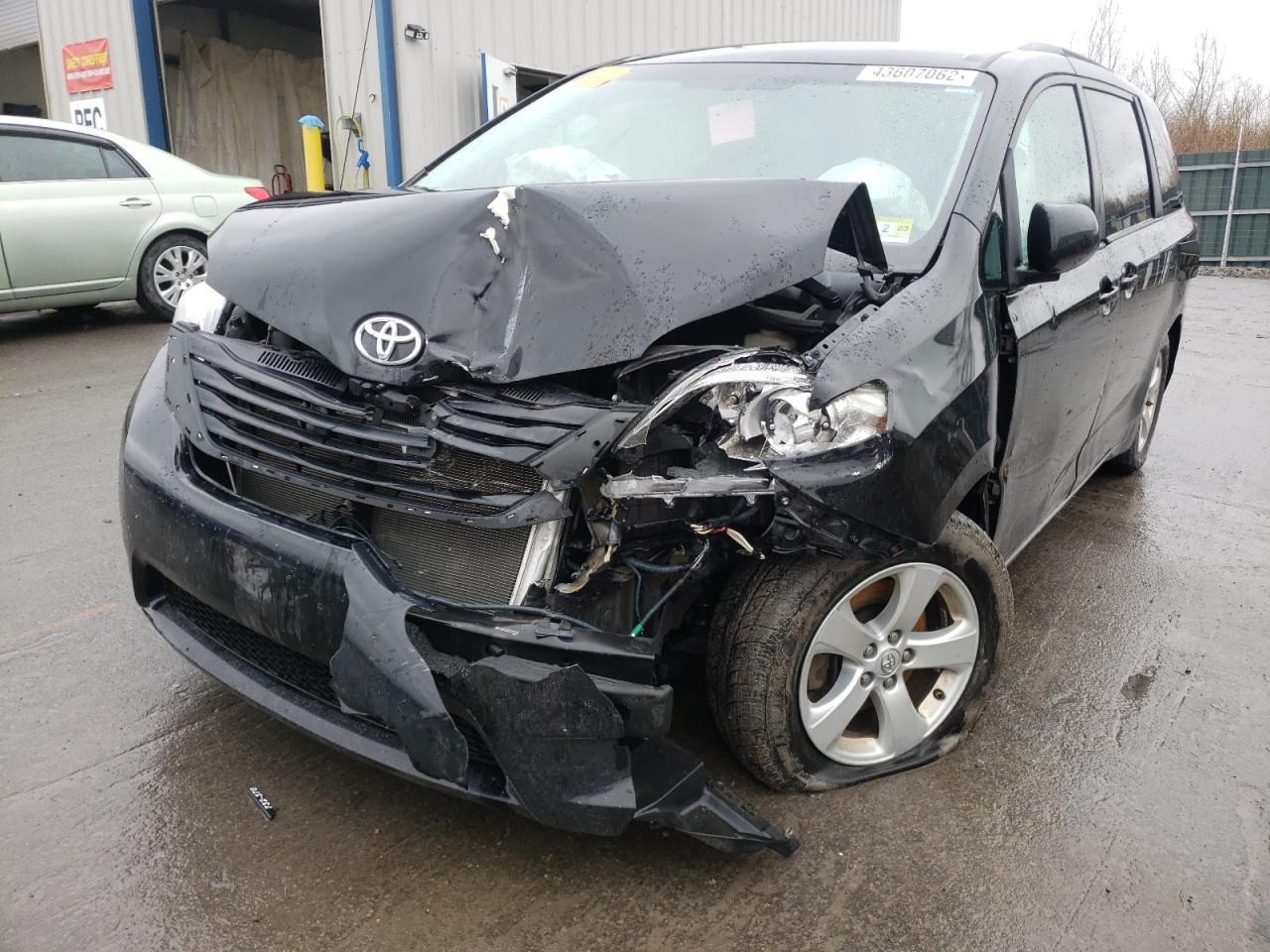 Photo 2 from auction – 2014 TOYOTA SIENNA LE with VIN 5TDKK3DCXES423326