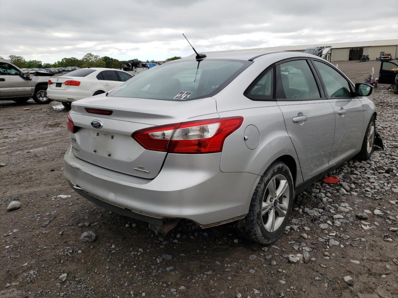 Photo 4 from auction – 2014 FORD FOCUS SE with VIN 1FADP3F24EL367793