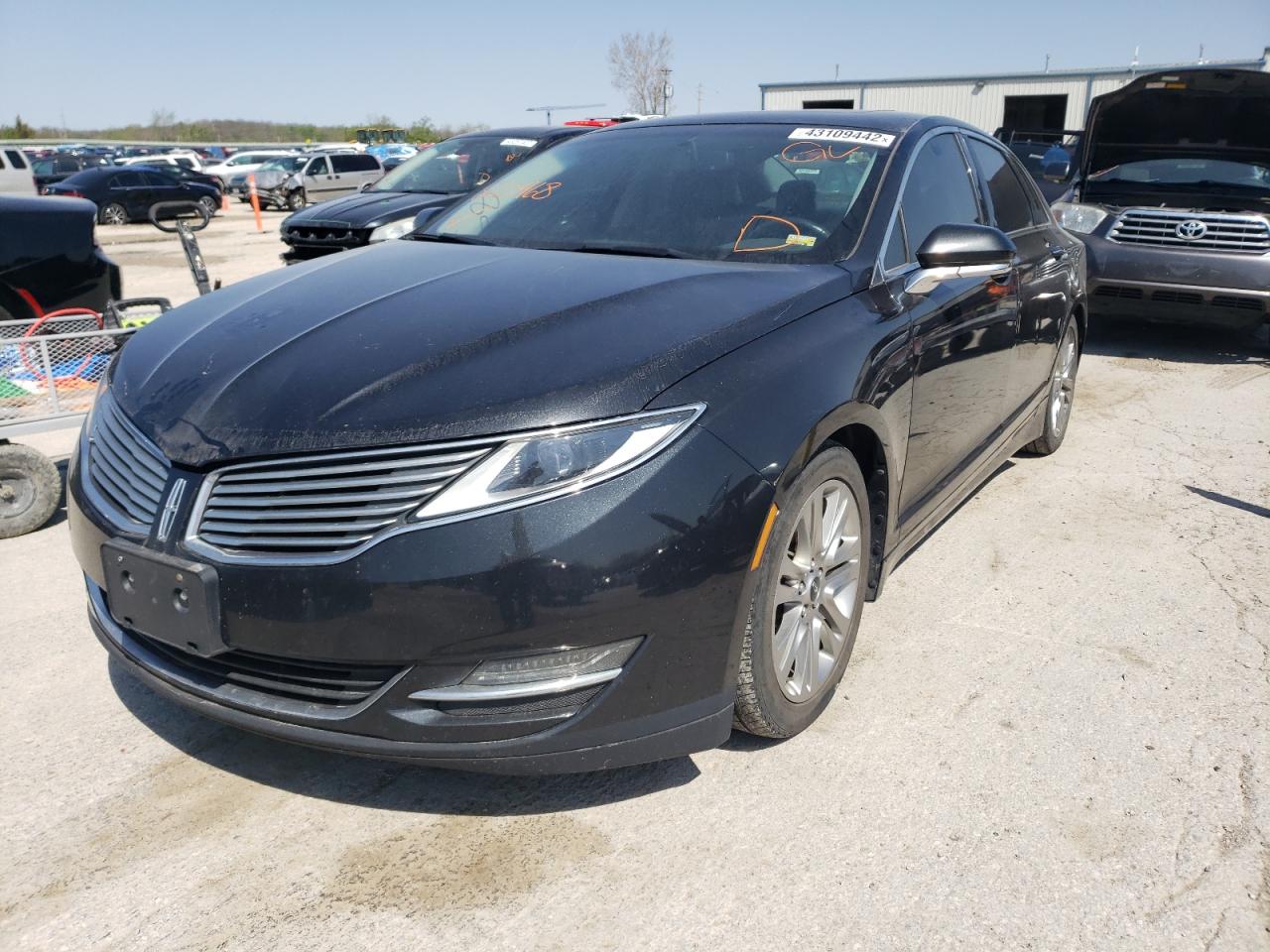 Photo 2 from auction – 2014 LINCOLN MKZ with VIN 3LN6L2GK0ER823468