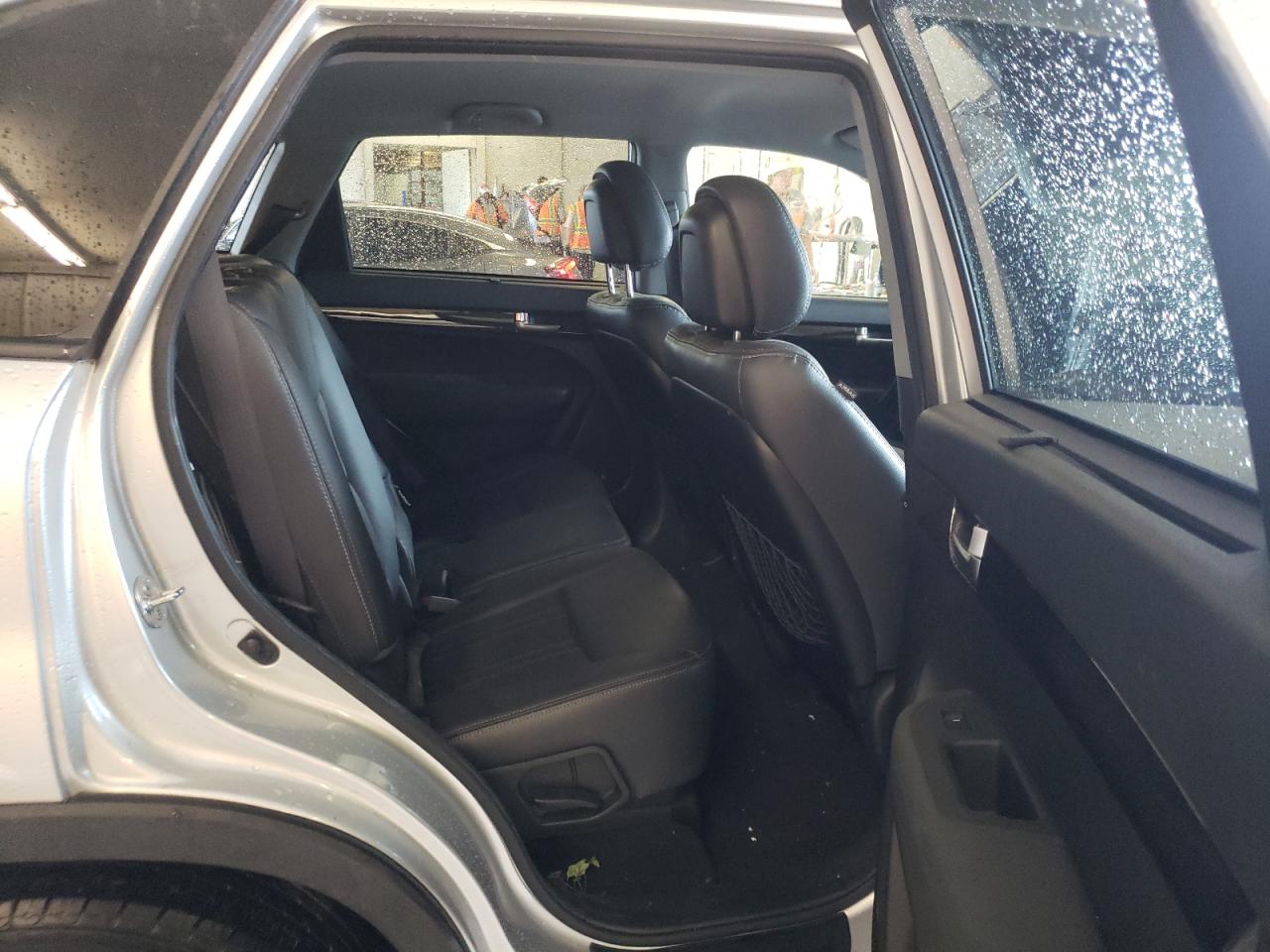 Photo 6 from auction – 2014 KIA SORENTO LX with VIN 5XYKT4A61EG438005