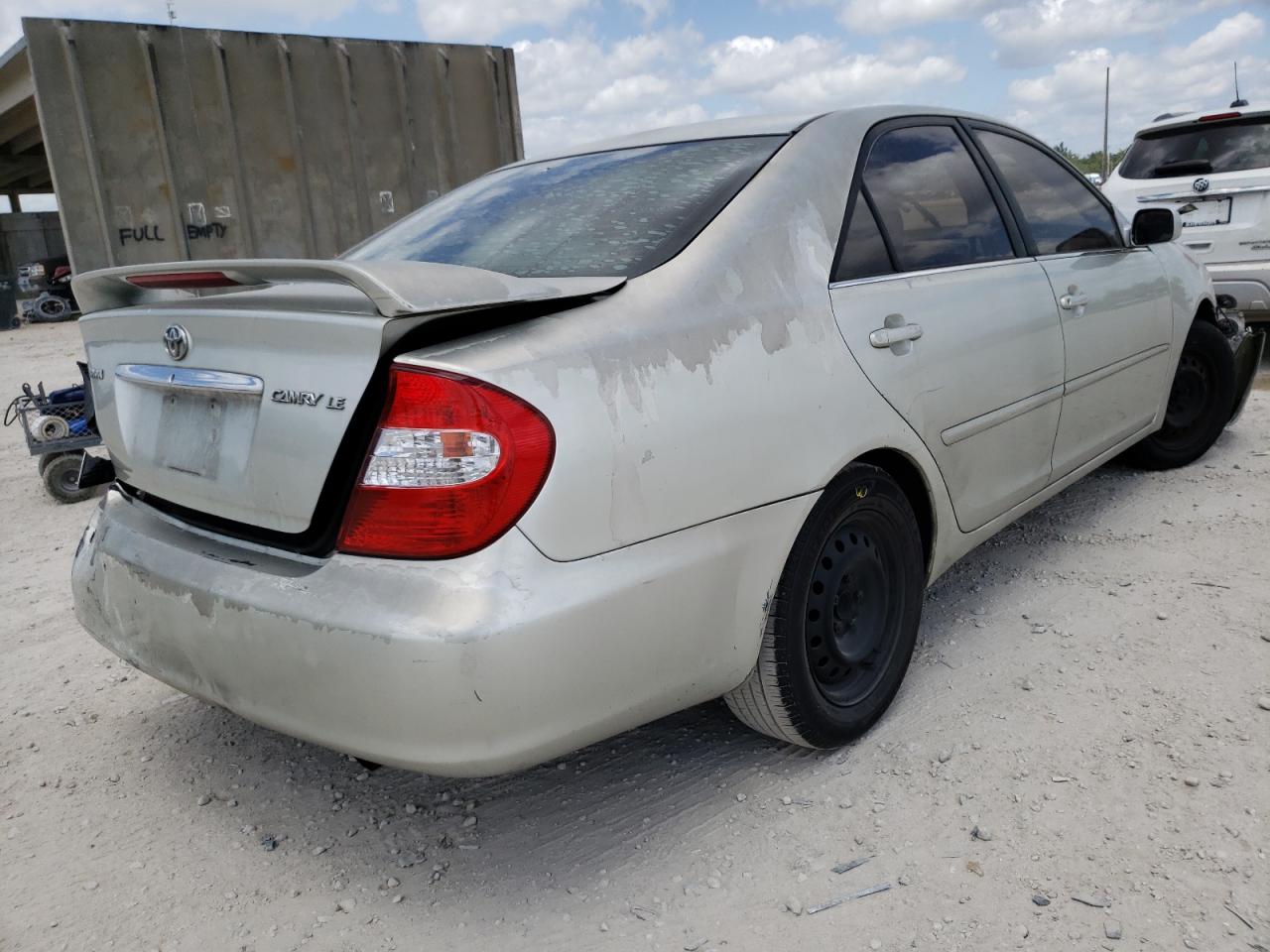 Photo 4 from auction – 2003 TOYOTA CAMRY LE with VIN JTDBE32K530162897