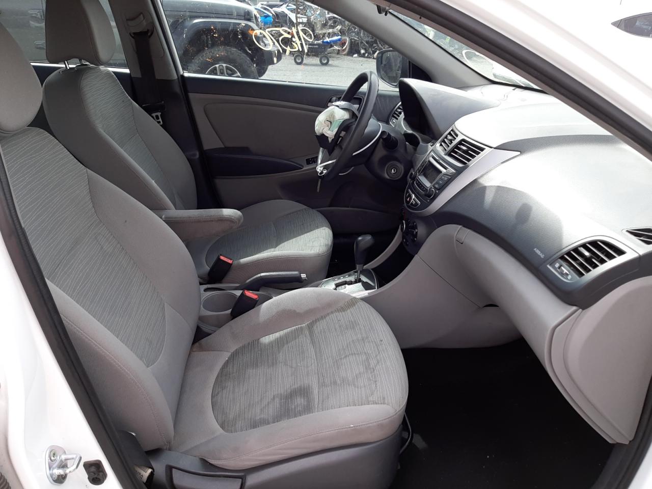 Photo 5 from auction – 2015 HYUNDAI ACCENT GLS with VIN KMHCT4AE0FU921024