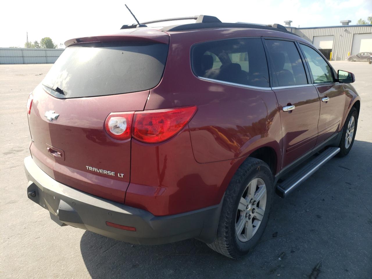 Photo 4 from auction – 2010 CHEVROLET TRAVERSE L with VIN 1GNLVFED6AJ254411