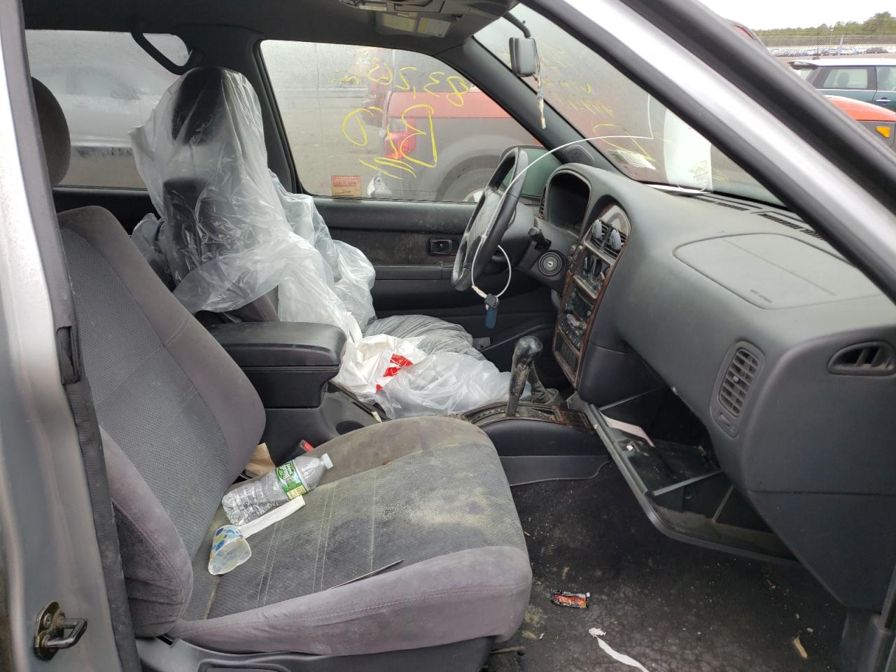 Photo 5 from auction – 2000 NISSAN PATHFINDER with VIN JN8AR07Y3YW444217