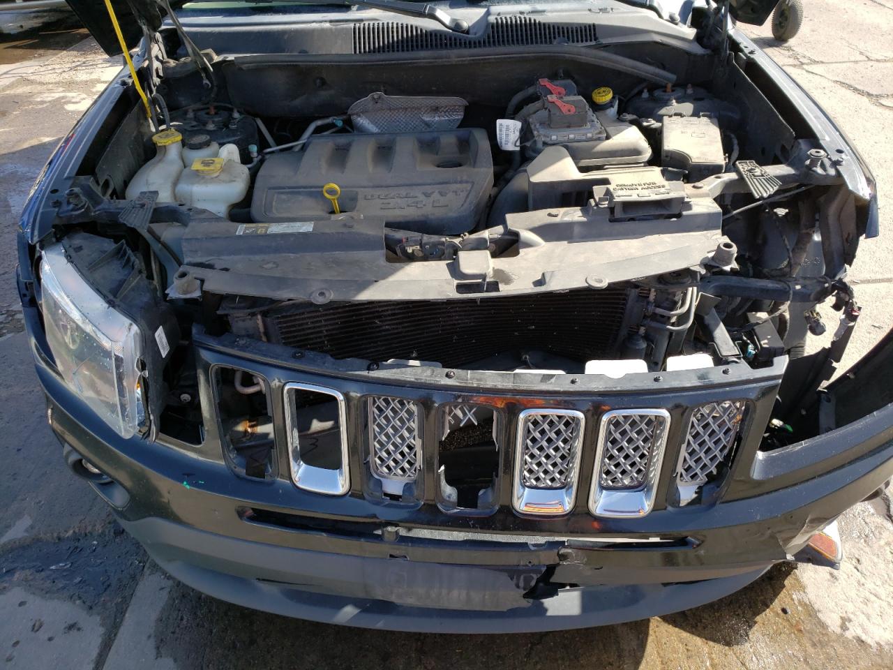Photo 7 from auction – 2016 JEEP COMPASS LA with VIN 1C4NJDEB0GD759271