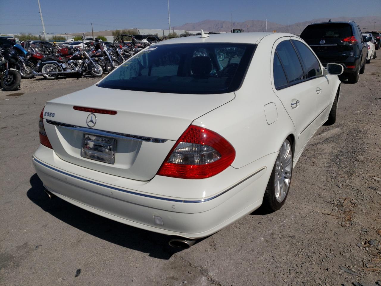 Photo 4 from auction – 2007 MERCEDES-BENZ E 550 with VIN WDBUF72X17B038790