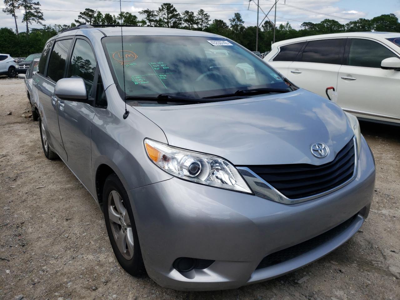 TOYOTA SIENNA LE 2011 with VIN 5TDKK3DC9BS080956 - Photo from auction