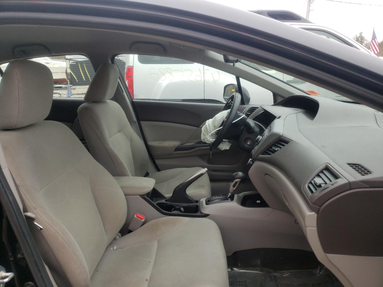 Photo 5 from auction – 2012 HONDA CIVIC LX with VIN 2HGFB2F51CH592366