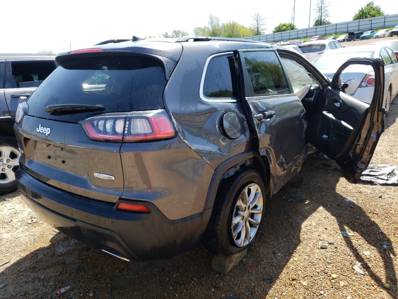 Photo 4 from auction – 2022 JEEP CHEROKEE with VIN 1C4PJMMX0ND501853