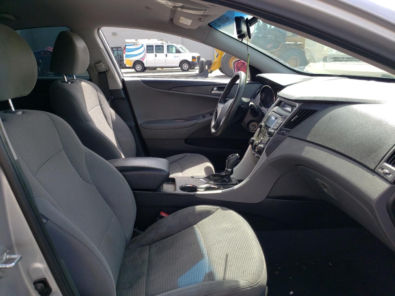 Photo 5 from auction – 2013 HYUNDAI SONATA GLS with VIN 5NPEB4AC1DH521902