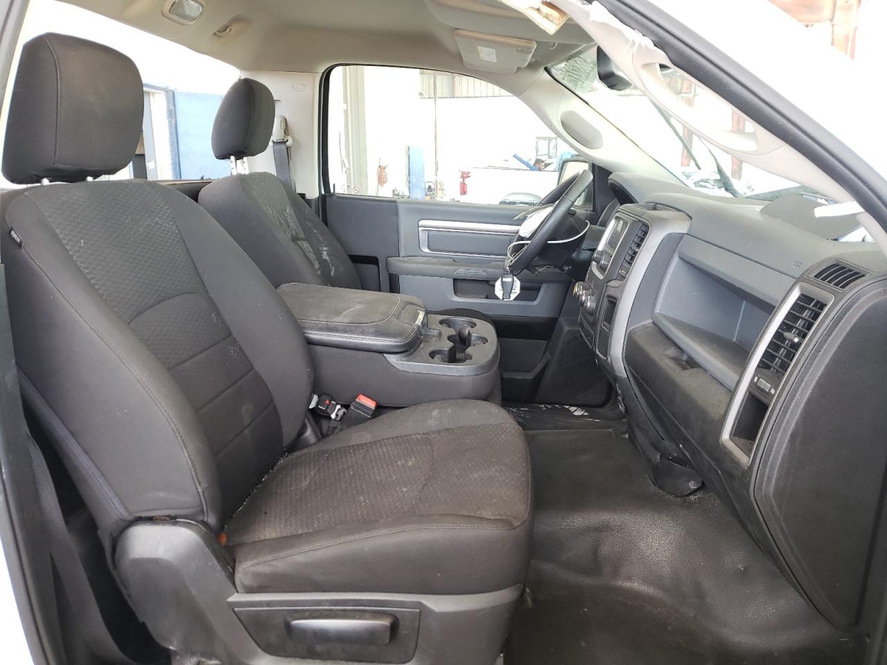 Photo 5 from auction – 2020 RAM 1500 CLASS with VIN 3C6JR6DT4LG186344