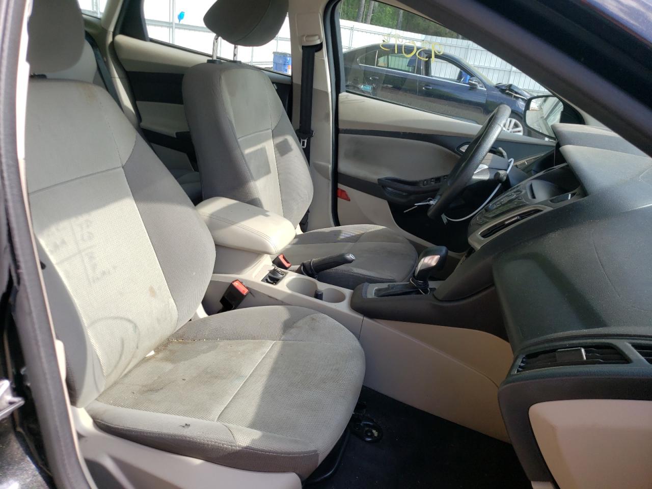 Photo 5 from auction – 2014 FORD FOCUS SE with VIN 1FADP3F2XEL257671