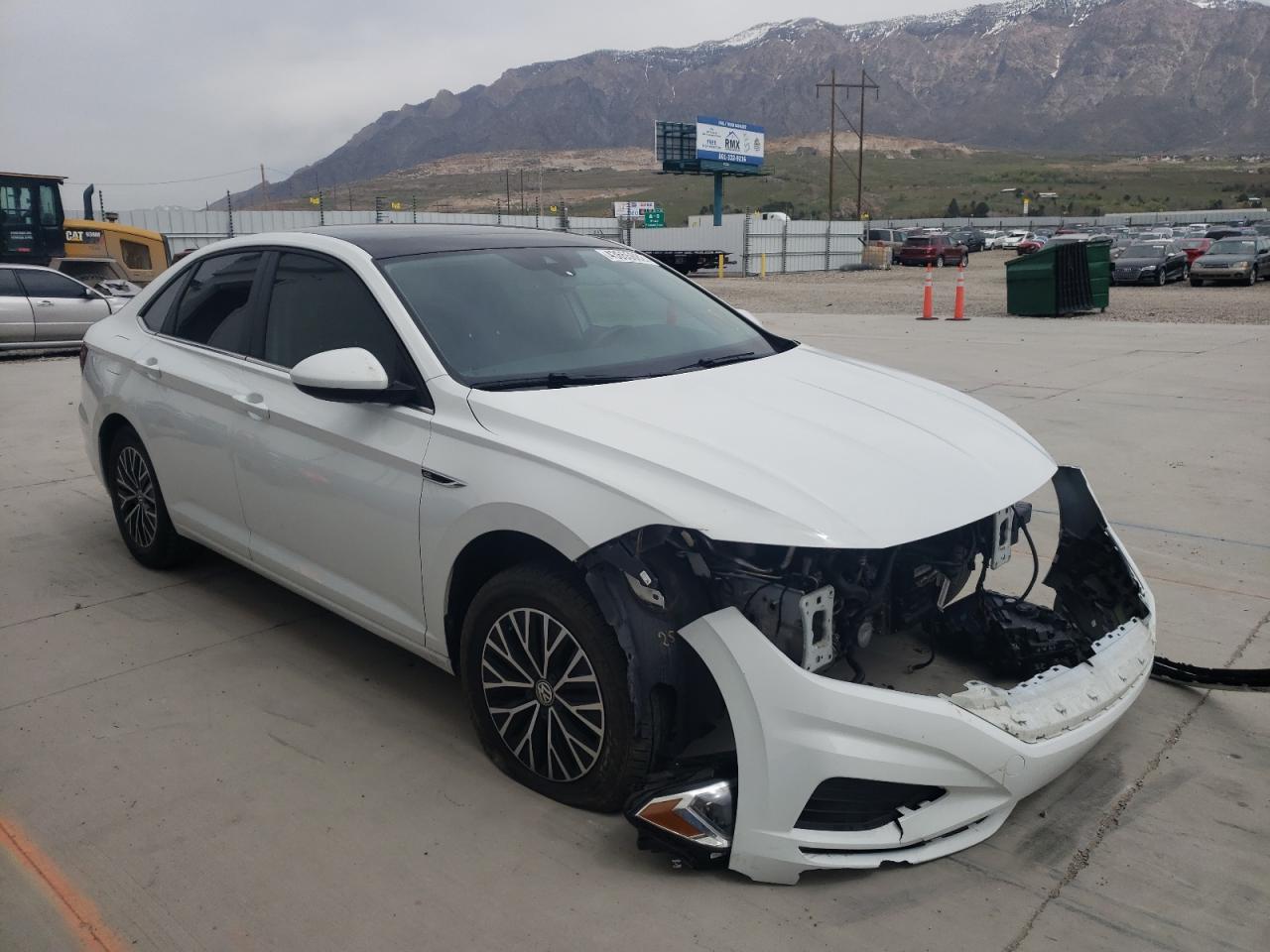 VOLKSWAGEN JETTA SEL 2019 with VIN 3VWEB7BU7KM272356 - Photo from auction