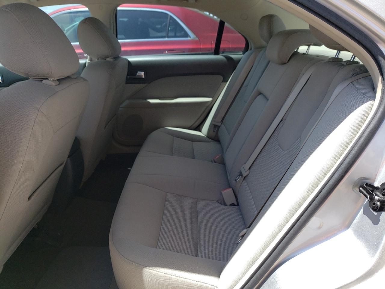 Photo 6 from auction – 2011 FORD FUSION SE with VIN 3FAHP0HA2BR160577