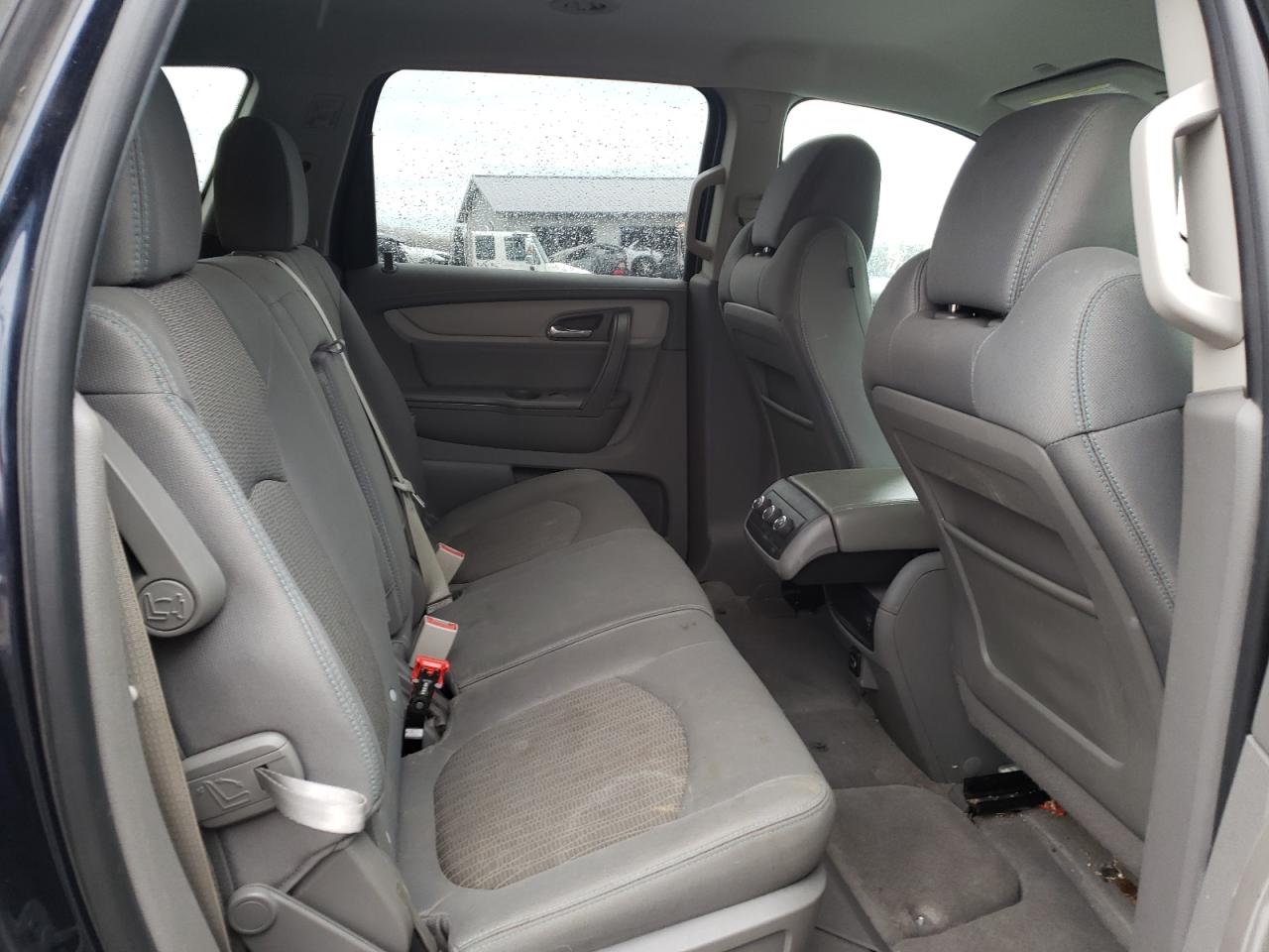 Photo 6 from auction – 2017 CHEVROLET TRAVERSE L with VIN 1GNKVFKD4HJ205511