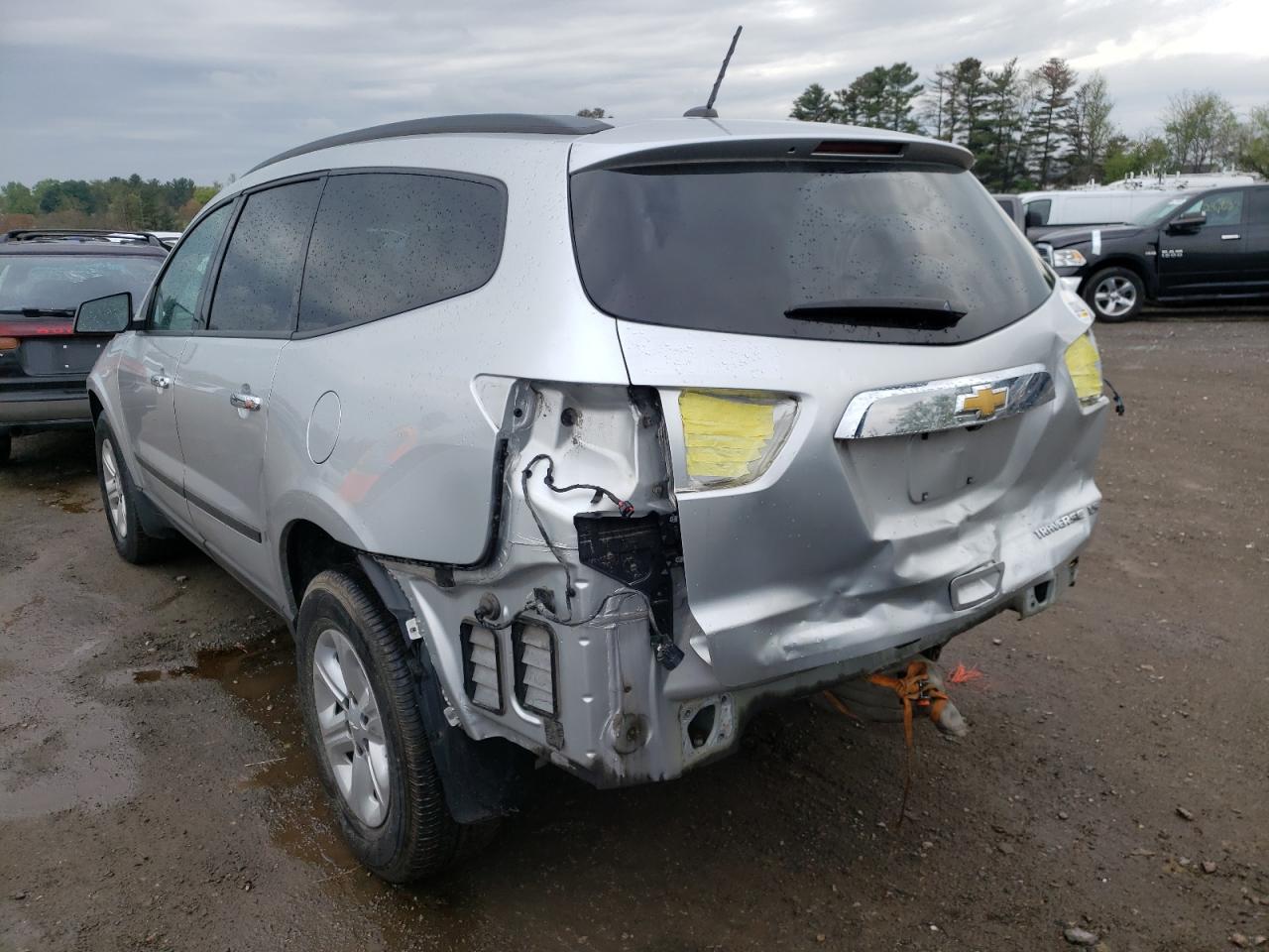 Photo 3 from auction – 2015 CHEVROLET TRAVERSE L with VIN 1GNKRFED8FJ350600