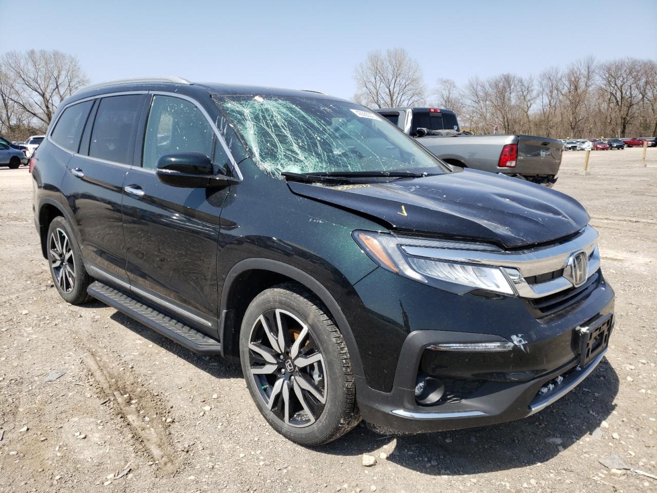 HONDA PILOT TOUR 2019 with VIN 5FNYF6H93KB051262 - Photo from auction