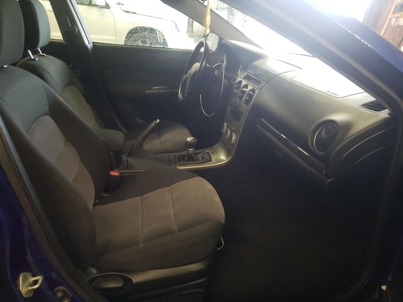 Photo 5 from auction – 2004 MAZDA 6 S with VIN 1YVFP80D845N15712