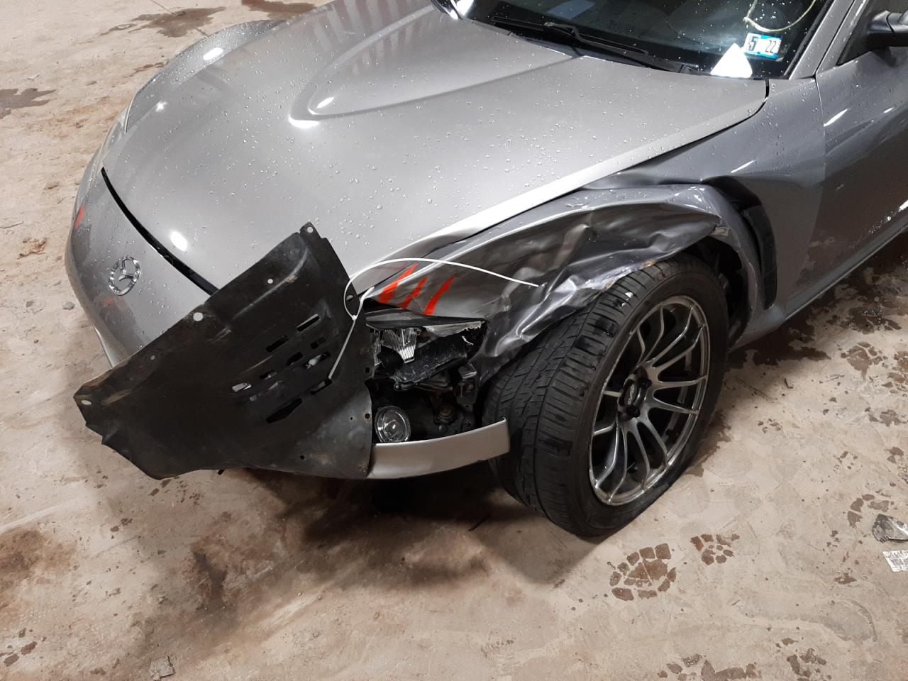 Photo 9 from auction – 2004 MAZDA RX8 with VIN JM1FE173640115144