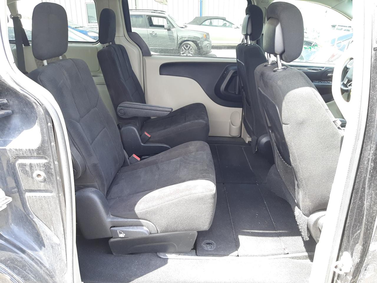 Photo 6 from auction – 2012 CHRYSLER TOWN & COU with VIN 2C4RC1BG1CR126652