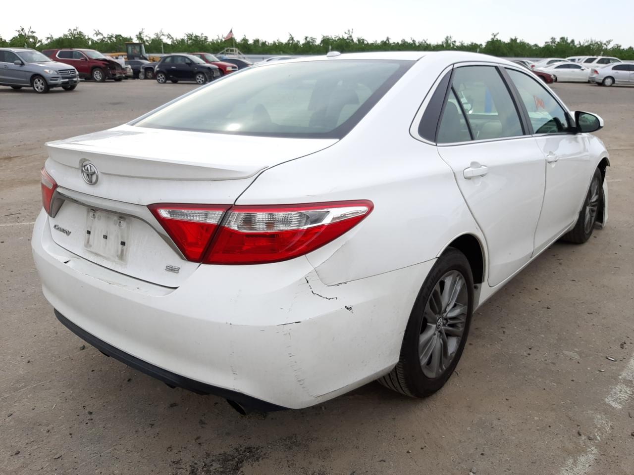 Photo 4 from auction – 2015 TOYOTA CAMRY LE with VIN 4T1BF1FK3FU069719