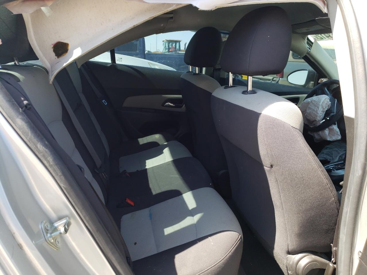 Photo 6 from auction – 2012 CHEVROLET CRUZE LS with VIN 1G1PC5SH3C7375018