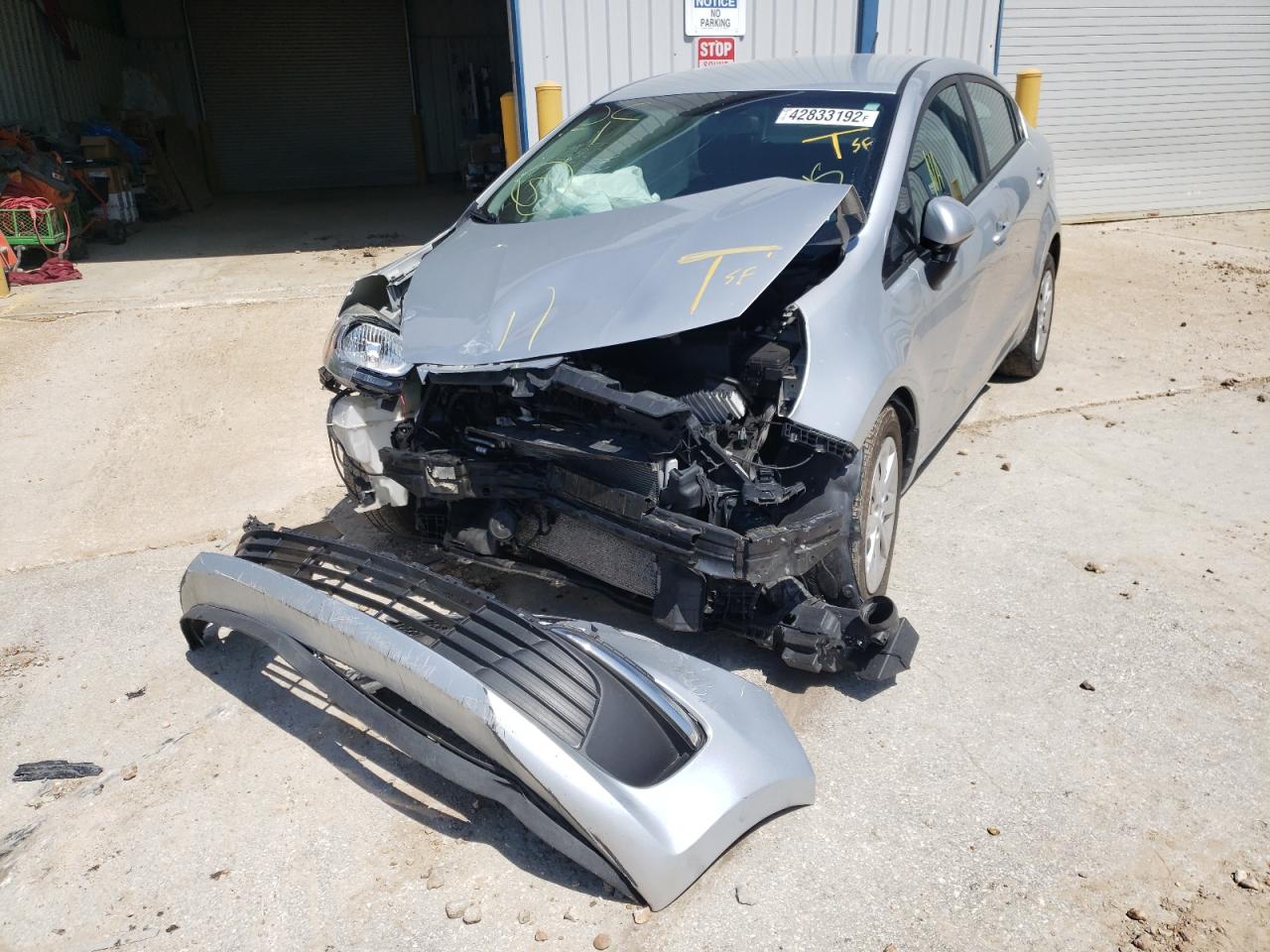 Foto 2 de la subasta – 2016 KIA RIO LX con VIN KNADM4A33G6639404