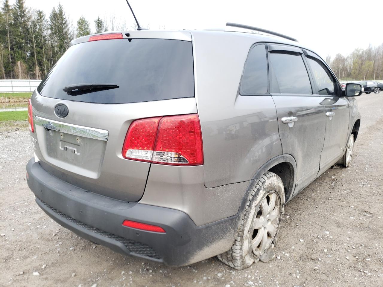 Photo 4 from auction – 2011 KIA SORENTO BA with VIN 5XYKTDA15BG133543