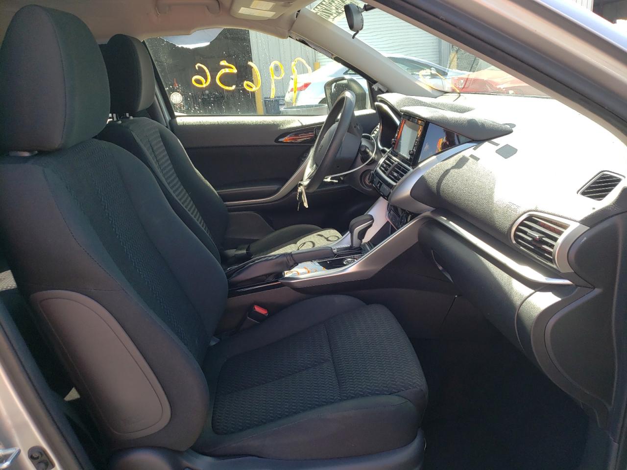 Photo 5 from auction – 2019 MITSUBISHI ECLIPSE CR with VIN JA4AT3AA4KZ036044